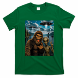 Bigfoot Alien Selfie Rock On Peace Sign UFO Sasquatch T-Shirt - Irish Green